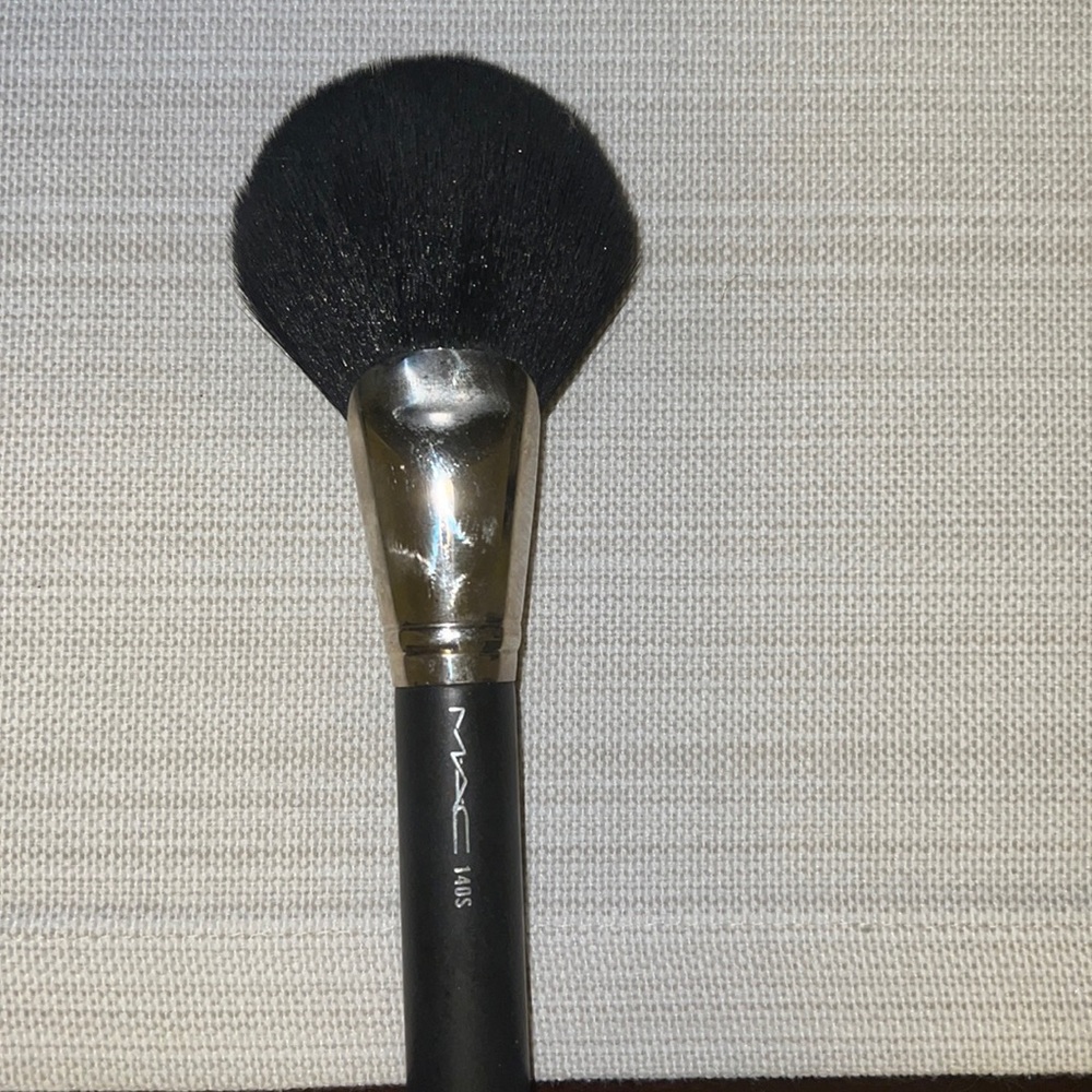 MAC 140S face brush